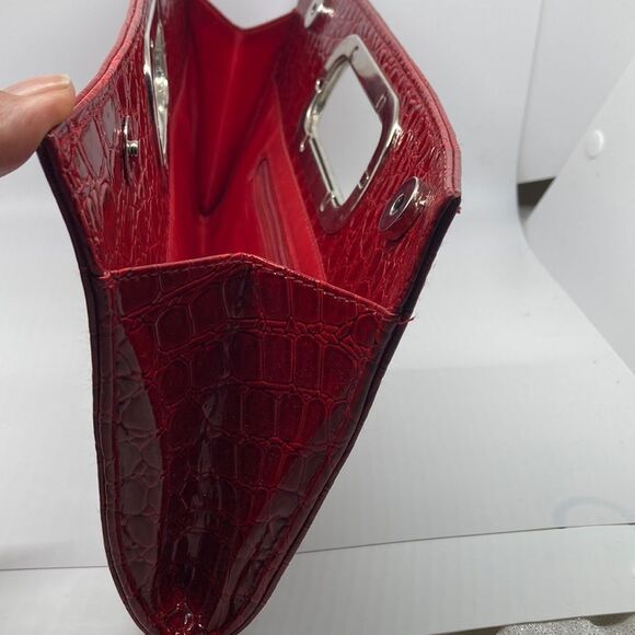 Red Maroon Crocodile Print Clutch - Picture 4 of 10